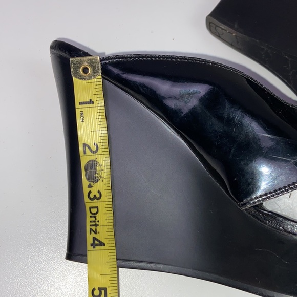 Classy, Fun, Flirty Jessica Simpson Patent Wedges, Black 7.5 - Picture 7 of 10